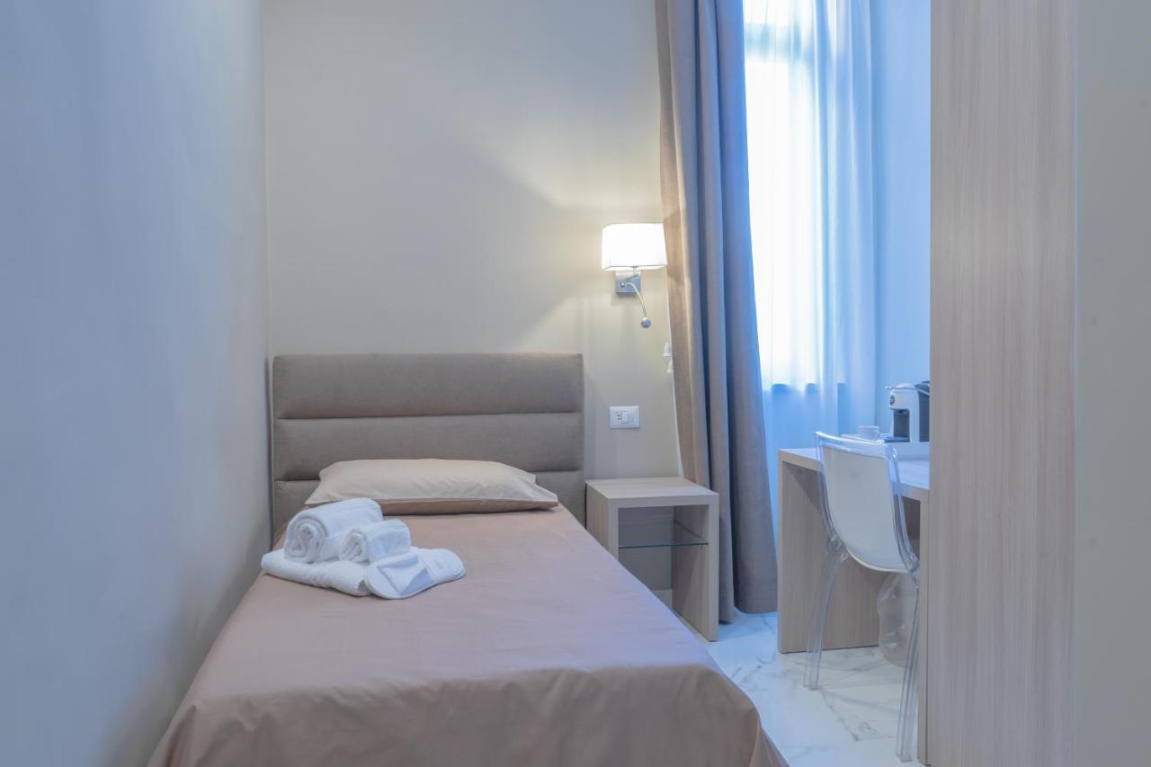 Le Suite Crotone Extérieur photo