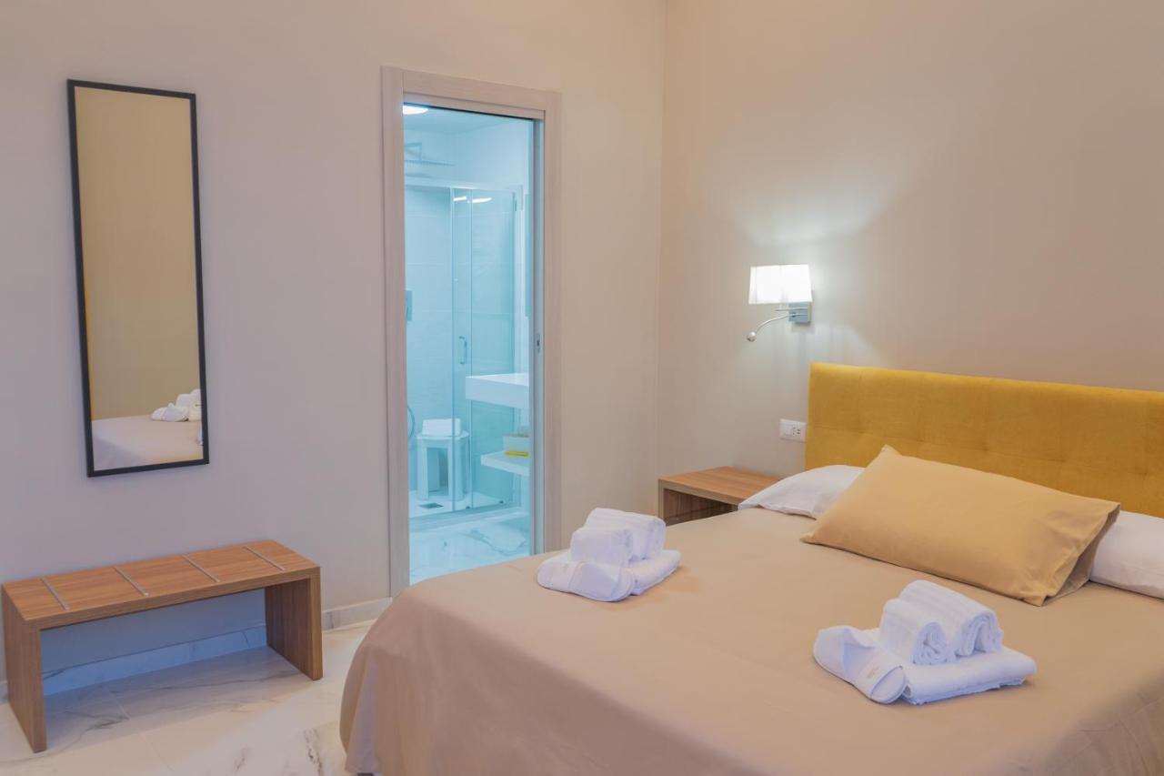 Le Suite Crotone Extérieur photo