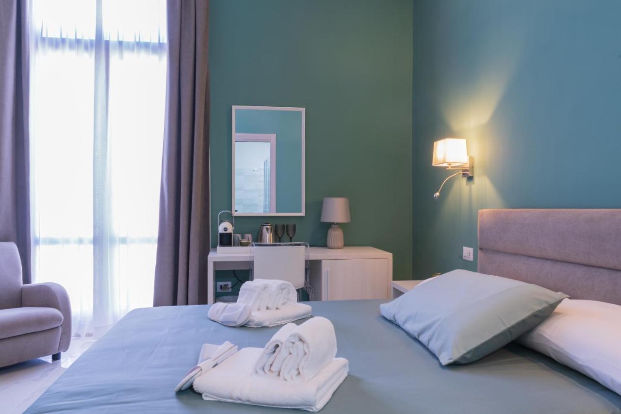 Le Suite Crotone Extérieur photo