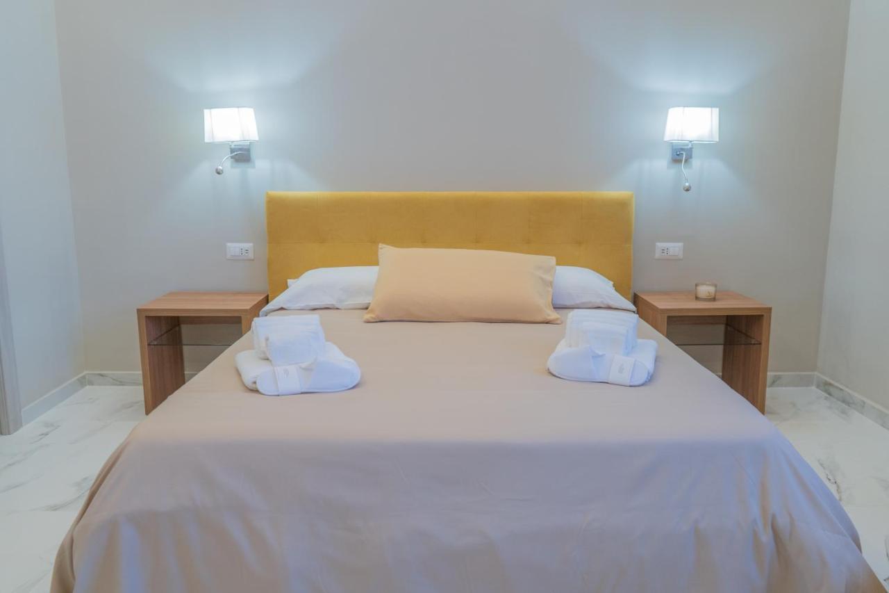 Le Suite Crotone Extérieur photo