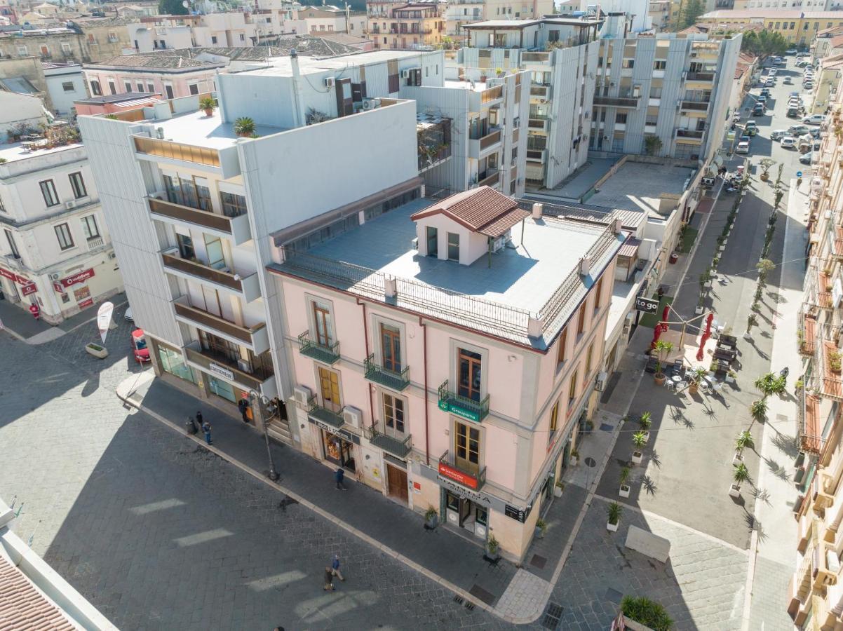Le Suite Crotone Extérieur photo
