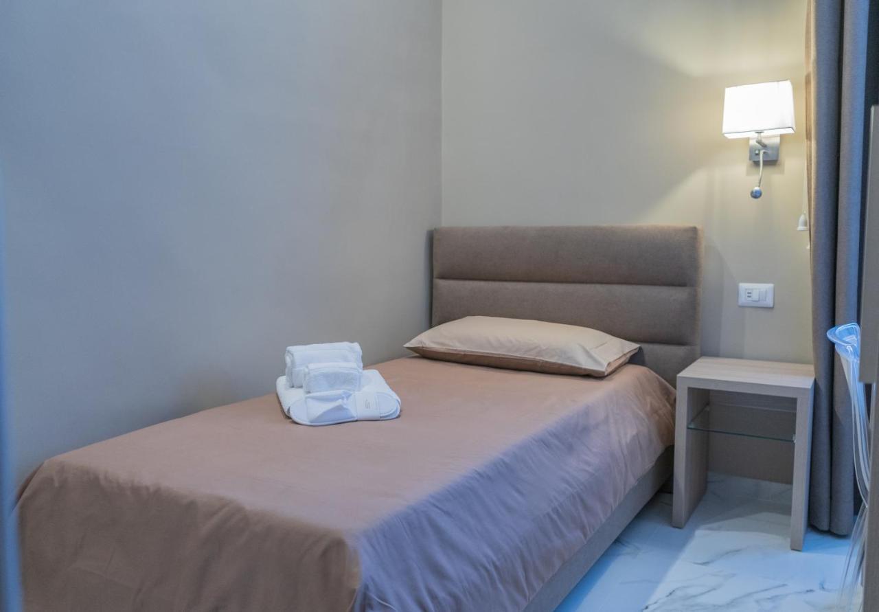 Le Suite Crotone Extérieur photo